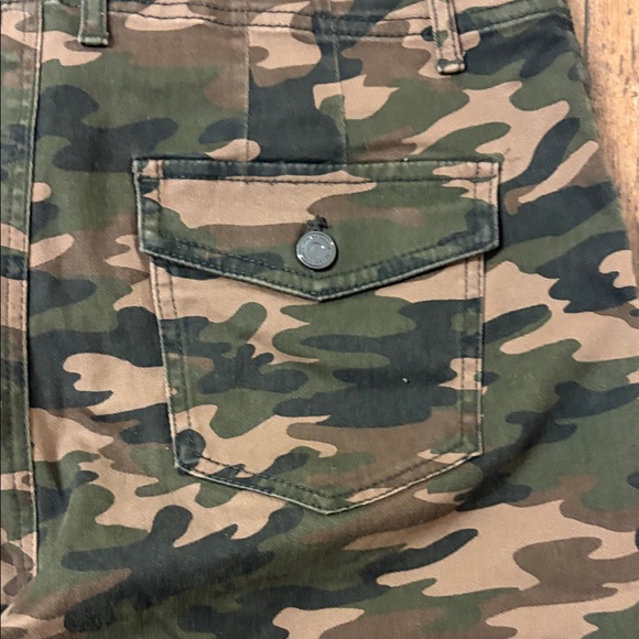 White House Black Market Camo High-Rise Slim Jeans - Picture 12 of 13